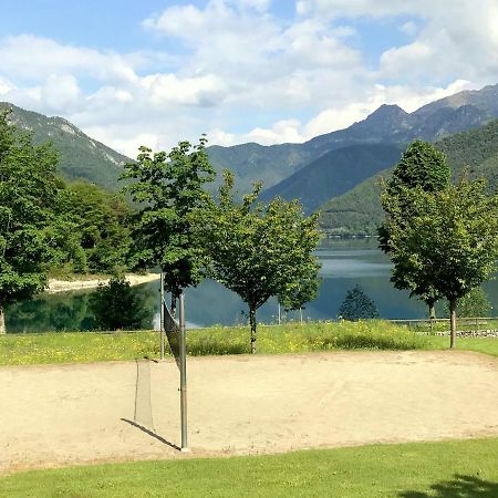 Belvilla By Oyo Villa Etti Bilo - Fronte Lago モリーナ・ディ・レードロ エクステリア 写真
